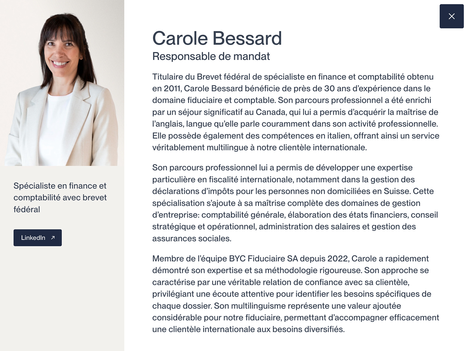 Full-screen modal for team members presentation