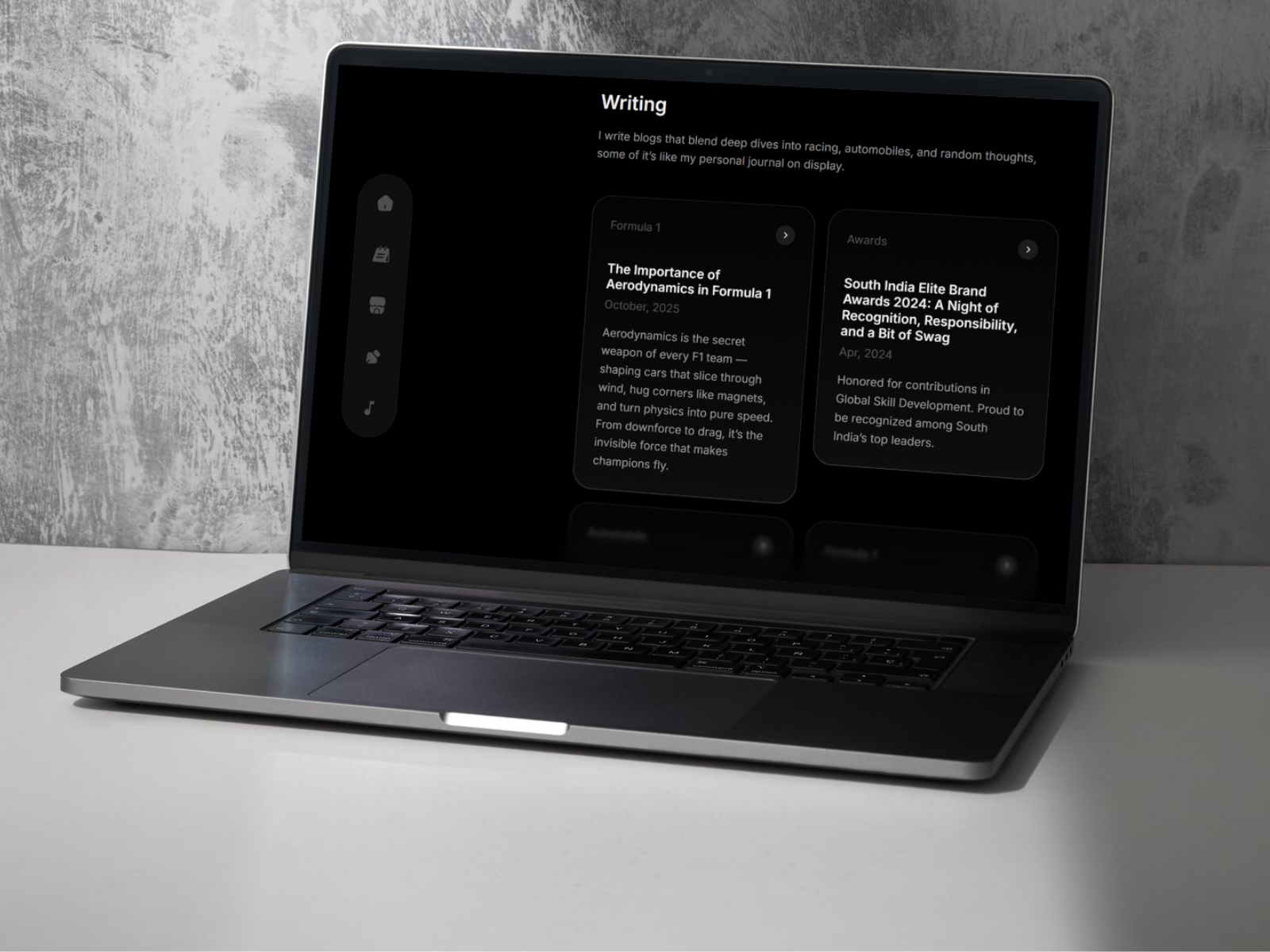 Integrated CMS for on-the-go blogs postings